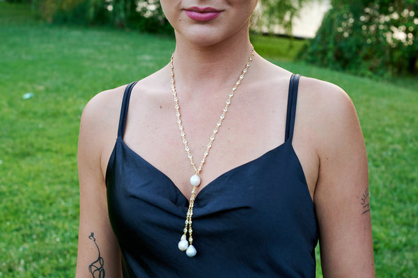 Dangling Baroque Pearl Necklace
